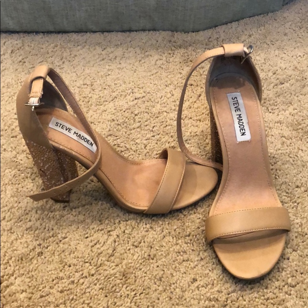 Steve Madden Nude Crystal Heels. Size 8